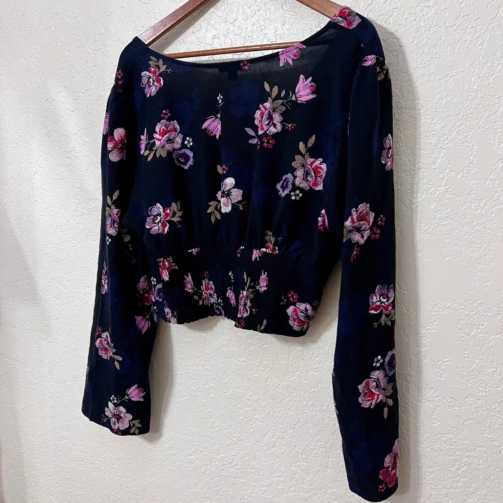 Wild Fable Womens Black Floral Print Cropped Long Flared Sleeve V Neck Top XXL - Picture 7 of 8